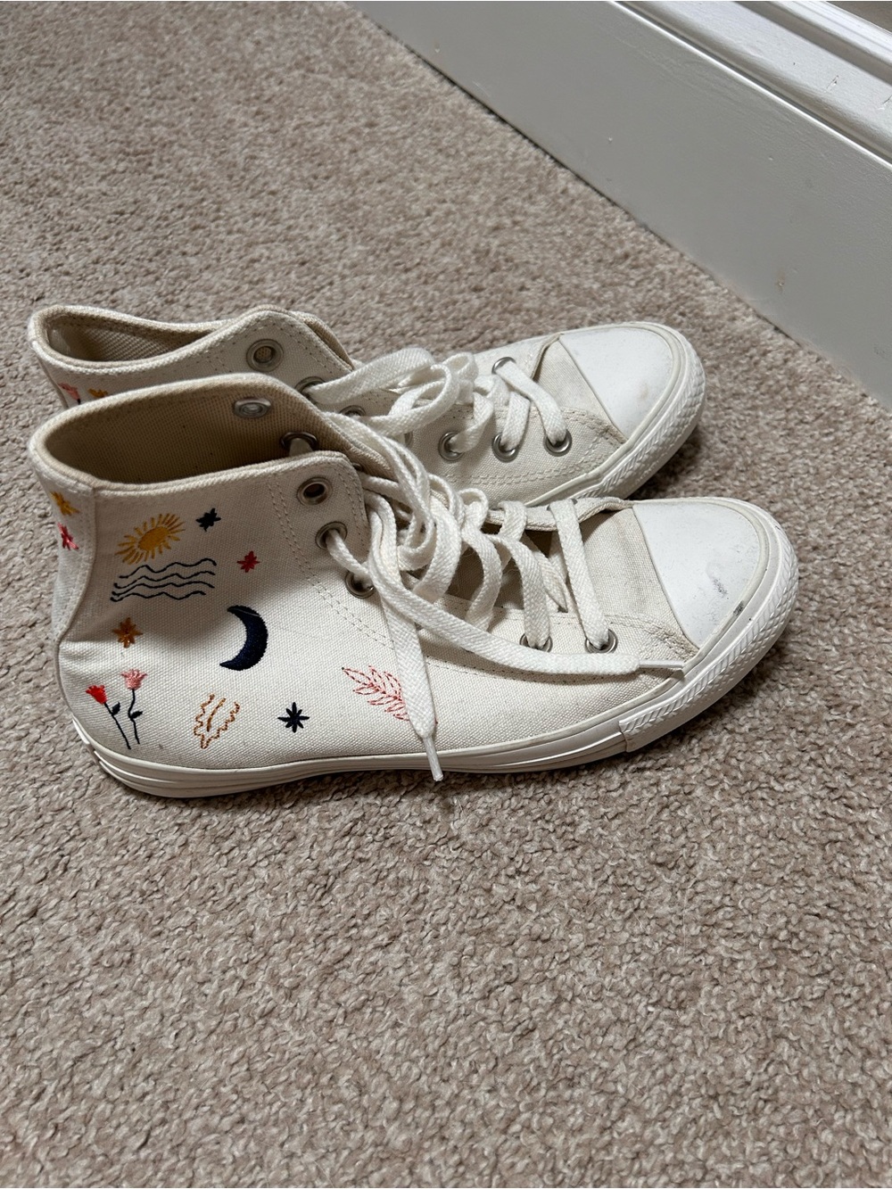 Converse Kids High-Top Sneakers in Cream with Multicolor Nature Motifs